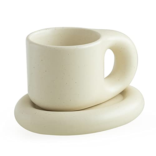 WENSHUO Chubby - Taza de café con forma de gordito, juego de taza y platillo de cerámica personalizados para la oficina y el hogar, 9 oz para café con leche y té de la tarde, color crema